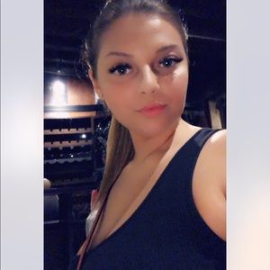 Meet your Posher, Claudia